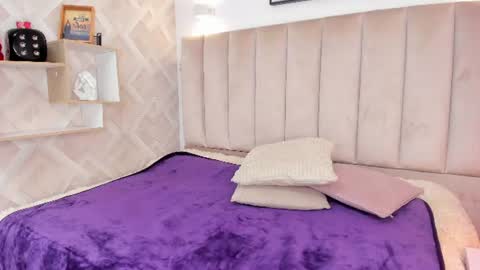 Annie Queen online show from 06-12-26, 02:43