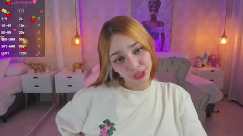 Snapshot of anniita_ chatting on 12-20-24, 03:47 VIVIANNA online show from 12-20-24, 03:47