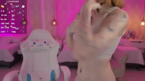 Snapshot of anniita_ chatting on 02-20-25, 10:05 VIVIANNA online show from 02-20-25, 10:05