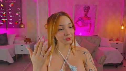 Snapshot of anniita_ chatting on 09-25-25, 03:32 VIVIANNA online show from 09-25-25, 03:32