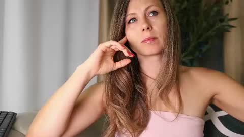 Snapshot of annittastar chatting on 06-25-26, 02:44 annittastar online show from 06-25-26, 02:44