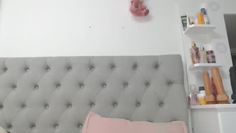 anntonella_squirt online show from 12-05-25, 11:41