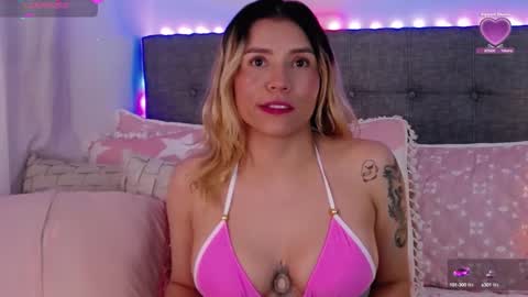 Snapshot of anntonellalee chatting on 10-07-25, 10:18 Antonella Lee online show from 10-07-25, 10:18