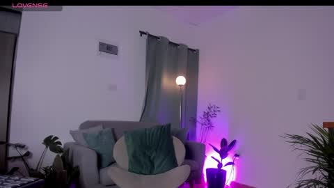 Anntonia Woods  online show from 04-10-26, 01:00