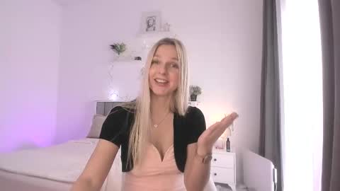 Anny online show from 03-08-26, 10:52