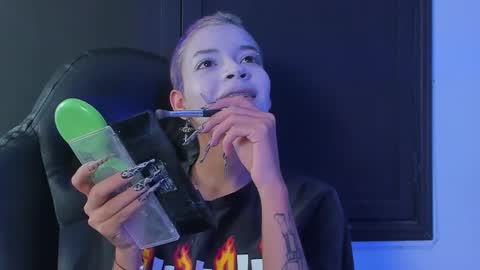 Anny online show from 11-28-25, 04:48