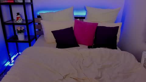 Snapshot of anny_limis chatting on 12-17-24, 04:56 Anna online show from 12-17-24, 04:56