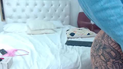 ANNY LOUIS online show from 01-15-25, 08:20