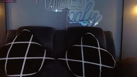 anny_loves online show from 09-26-25, 05:28