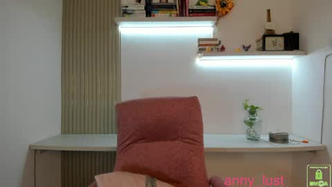 Snapshot of anny_lust chatting on 05-27-26, 09:01 Issabela online show from 05-27-26, 09:01