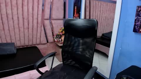 Anny online show from 04-20-26, 04:54