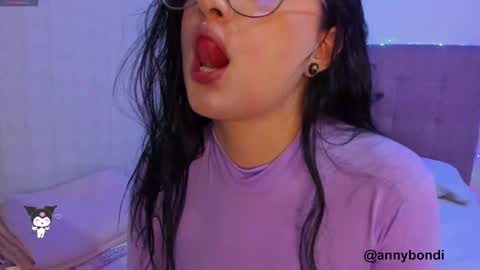 Snapshot of annybondie chatting on 02-19-25, 11:46 annybondie online show from 02-19-25, 11:46
