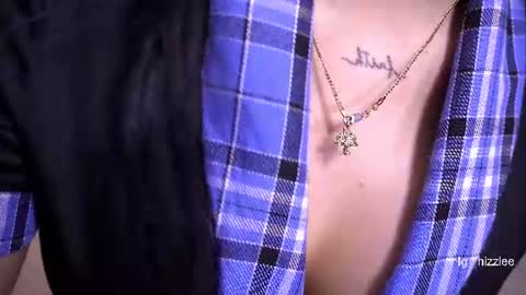 Snapshot of annyhizzle chatting on 06-14-26, 03:30 online show from 06-14-26, 03:30