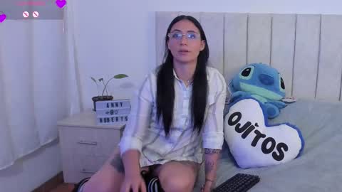 Anny online show from 12-22-25, 11:02