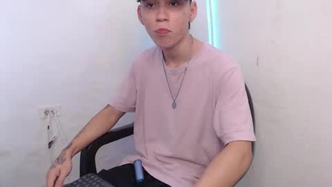 Snapshot of anoine_dirty chatting on 10-19-25, 05:35 Antoine Dirty online show from 10-19-25, 05:35