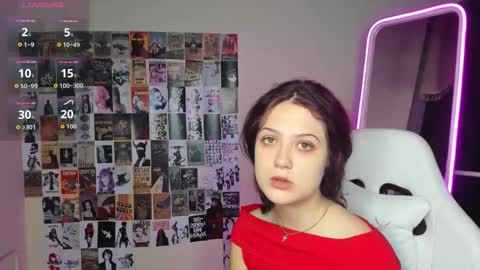 Snapshot of anora_millerr chatting on 10-19-25, 03:45 Anora online show from 10-19-25, 03:45