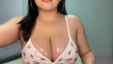 Snapshot of anora_sunny chatting on 09-25-25, 05:27 Any online show from 09-25-25, 05:27