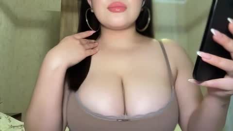 Snapshot of anora_sunny chatting on 10-17-25, 11:57 Any online show from 10-17-25, 11:57
