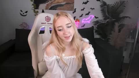 Anora online show from 10-31-25, 02:07