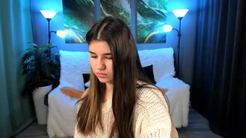 Anora online show from 09-29-25, 07:19