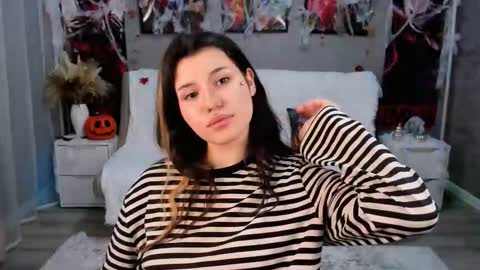 Anora online show from 11-07-25, 01:22