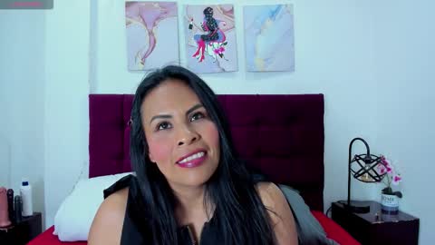 Anthonelaa   online show from 11-18-25, 08:02