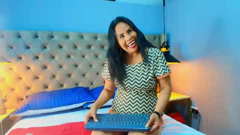 Anthonelaa   online show from 04-25-26, 08:17