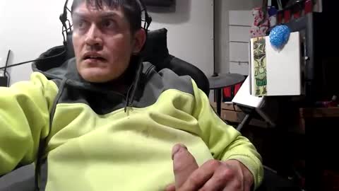 Snapshot of anthony_james6969 chatting on 11-21-25, 12:04 HornyAF in Sydney online show from 11-21-25, 12:04