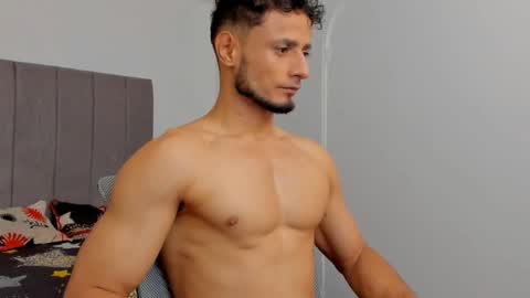 Adonys Creeb online show from 11-25-25, 05:07