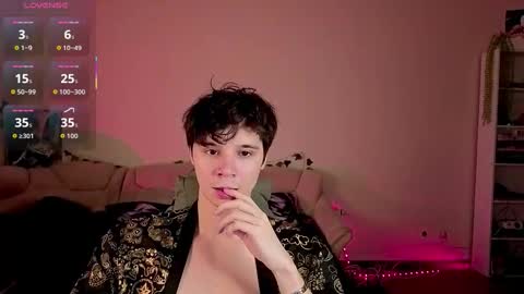 Snapshot of anthonycutie chatting on 02-25-26, 05:39 Anthony online show from 02-25-26, 05:39