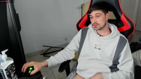 Snapshot of anthonyloveseks chatting on 04-11-26, 05:39 Anthony online show from 04-11-26, 05:39