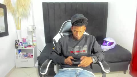       online show from 04-29-26, 01:10