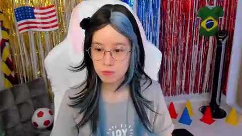 Snapshot of anto_sweet18 chatting on 06-11-26, 11:41 My birthday is on december 2nd surprise me with a gift from my amazonlist online show from 06-11-26, 11:41