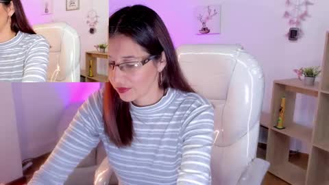 Snapshot of antoneella__ chatting on 02-24-25, 12:16 Antonella online show from 02-24-25, 12:16