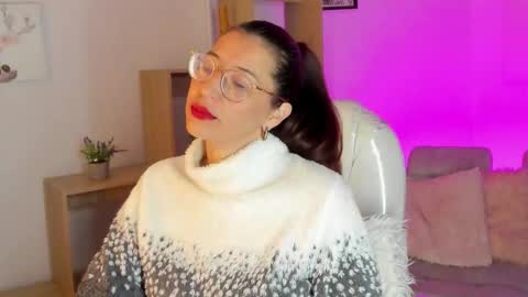 Snapshot of antoneella__ chatting on 09-15-25, 12:38 Antonella online show from 09-15-25, 12:38