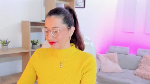 Snapshot of antoneella__ chatting on 09-29-25, 12:10 Antonella online show from 09-29-25, 12:10