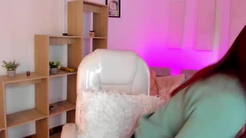 Snapshot of antoneella__ chatting on 10-09-25, 12:03 Antonella online show from 10-09-25, 12:03