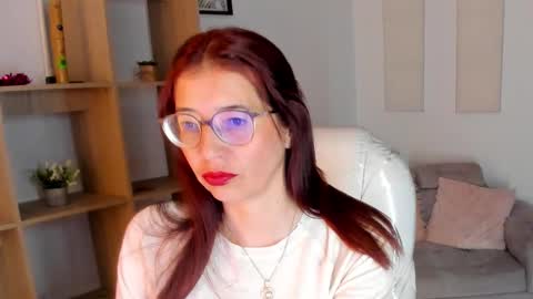 Snapshot of antoneella__ chatting on 10-18-25, 12:17 Antonella online show from 10-18-25, 12:17