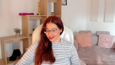 Snapshot of antoneella__ chatting on 10-22-25, 12:16 Antonella online show from 10-22-25, 12:16