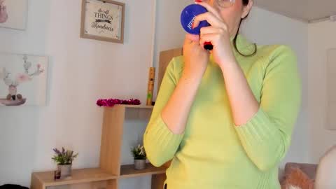 Snapshot of antoneella__ chatting on 10-24-25, 12:12 Antonella online show from 10-24-25, 12:12