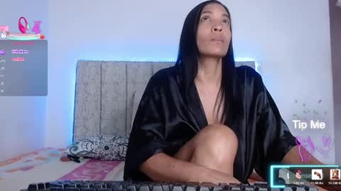 Antonela online show from 06-09-26, 05:24