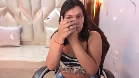 Antonela online show from 11-28-25, 01:03