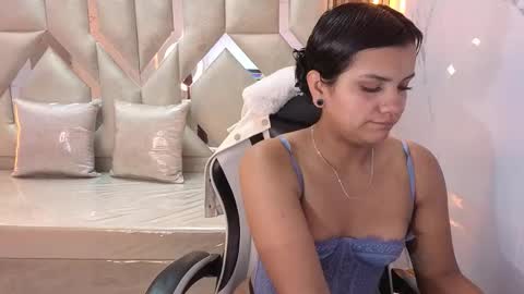 Antonela online show from 11-29-25, 01:36