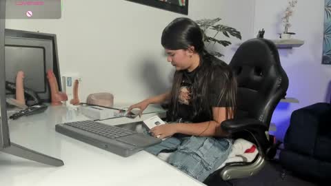 Snapshot of antonelamiss chatting on 04-08-26, 07:36 online show from 04-08-26, 07:36