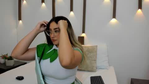 A N T O N E L L A  online show from 01-16-25, 11:58