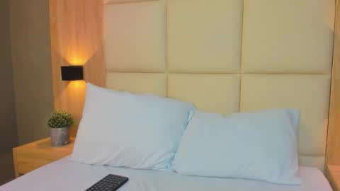 A N T O N E L L A  online show from 12-19-25, 12:12