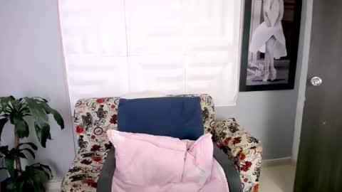 Snapshot of antonella_mcry chatting on 05-22-26, 11:43 antonella online show from 05-22-26, 11:43