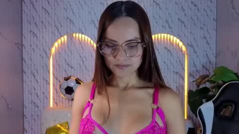 Snapshot of antonella_tx_ chatting on 06-30-26, 12:50 Follow me.. Live 1430 to 2100 online show from 06-30-26, 12:50