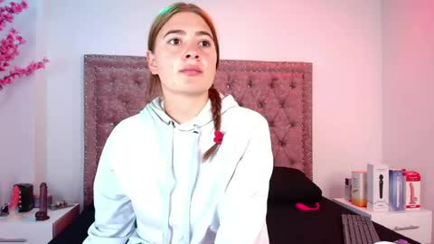 Antonella  online show from 05-18-26, 11:38