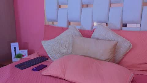 Snapshot of antonellaa_hanks chatting on 01-09-25, 04:39 online show from 01-09-25, 04:39